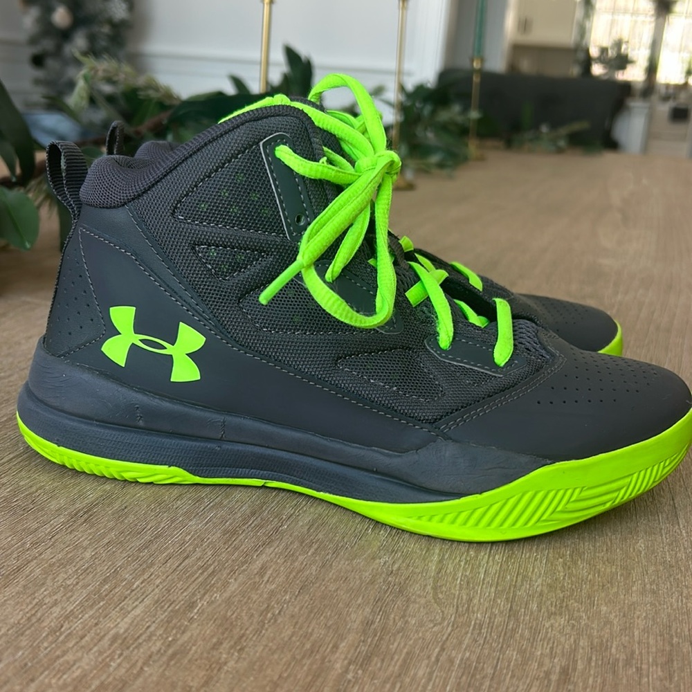 Under Armour Basketball sneakers
